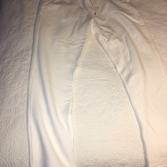 Men’s True Religion Pants - Picture 3 of 3